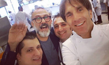 Massimo Bottura e Davide Oldani sono a Rio de Janeiro, rispettivamente per Refettorio Gastromotiva e Casa Italia. Via ai fornelli tra poche ore, vi spieghiamo cosa sta succedendo
