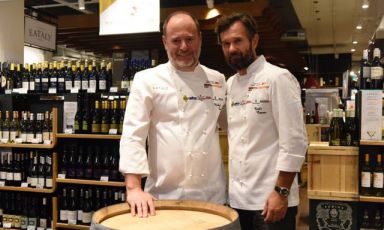 Il cuoco americano, nato in New Jersey ma attivo a San Francisco, Michael Tusk e il vicentino-milanese Carlo Cracco, protagonisti ieri a Chicago prima di una merenda da Eataly nel corner Lavazza e, appena dopo, di una lezione molto interessante a tema pasta Monograno Felicetti (foto Brambilla/Serrani)
