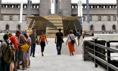 Ha inizio oggi all’Agorà, all'interno del Castello Sforzesco a Milano (foto), WE – Women for Expo, un'iniziativa che nasce dal progetto di Expo Milano 2015 in collaborazione con il ministero degli Affari Esteri e Fondazione Arnoldo e Alberto Mondadori per dar vita a un network di donne di tutto il mondo, invitate a esprimersi sul cibo. Ingresso libero