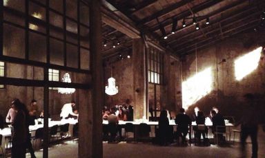 The scenic industrial architecture of Carlo e Camilla In Segheria, Carlo Cracco&rsquo;s and Tanja Solci&rsquo;s new project in Via Meda 24 in Milan, +39.02.8373963. Nicola Fanti, the third partner, is in the dining room, Emanuele Pollini is in the kitchen with Simone Gobbi. Filippo Sisti is the bartender (photo Niccol&ograve; Vecchia)