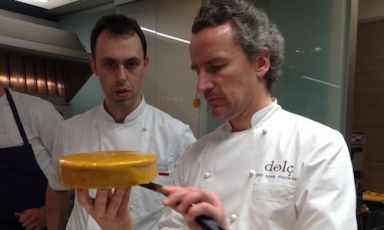 A close up of Yann Duytsche, lecturer at the Ecole du Grand Chocolat Valrhona, holding a lesson at Arte del Convivio in Milan. Trained also at Moulin de Mougins, founded by Roger Verge on the French Riviera, he opened a pastry shop of his own in Barcelona, called Dolç