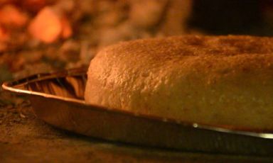 Un impasto di farina e acqua. Questa è la pasta madre, di cui si fa un gran parlare. Renato Bosco, "pizzaricercatore" di Saporè a San Martino Buon Albergo (Verona) ci aiuta da oggi a fare chiarezza su un'espressione diventata anche di moda. Con la proposta di una denominazione/marchio di qualità