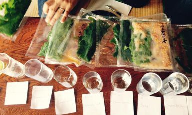 Andr&eacute; Chiang, considerato il cuoco numero 5 in Asia, lavora su succhi e fermentazioni per creare nuovi abbinamenti con il cibo