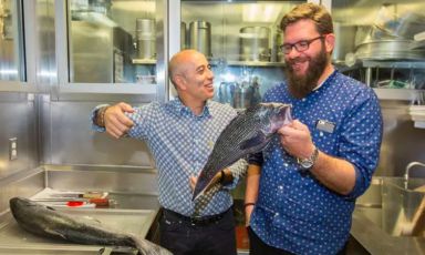 Donato Poto e Michael Cimarusti, co-proprietari del ristorante&nbsp;Providence al 5955 di Melrose avenue a&nbsp;Los Angeles, 2 stelle Michelin, telefono +1.323.4604170. A cena, il menu degustazione costa 210 dollari, 305 con l'abbinamento vini. Un viaggio nei sapori mediterranei e non solo (foto Elizabeth Daniels, Eater L.A.)
