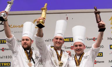 Il podio del Bocuse d'Or 2017: oro allo statunitense Mathew Peters, sous chef del Per Se di New York
