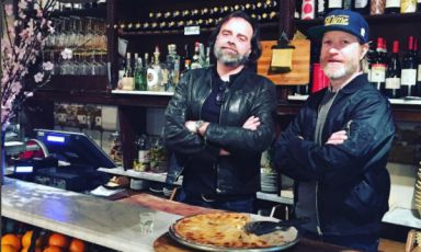 Simone Bonini, gelatiere fiorentino di Carapina e Daniel Burns, popolare chef canadese alla ricerca di idee per aprire un gelato-shop a New York. Identità Golose ha messo Burns in contatto anche con Paolo Brunelli di Senigallia, altro gelatiere illuminato (foto Instagram/Bonini)
