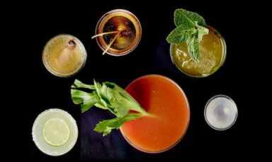 Corpse reviver, Aviator, Vesper. Sono solo alcuni dei cocktail che potremo assaggiare da Pisacco in via Solferino 48 a Milano, +39.02.91765472, domani, giovedì 7 e venerdì 8, a partire dalle ore 19. Le serate di "Misture Alcoliche"sono pensate per dare valore all'arte del bere miscelato, ancora troppo debole in Italia (foto Diego Rigatti)