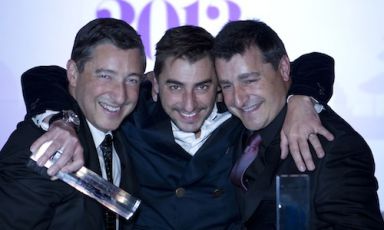 Joan, Jordi e Josep Roca, rispettivamente chef, pasticcere e uomo di sala del ristorante El Celler de Can Roca di Girona in Spagna, primo classificato nell'undicesima edizione della World's 50Best. La Spagna torna in vetta dopo i 4 titoli messi in fila da El Bulli di Ferran Adrià (2006-2009) e i 3 del Noma di Copenhagen (2010-2012), ora secondo