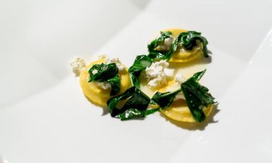 Un piatto del nuovo ristorante di Gianluca Gorini, che richiama la tradizione dell'Emilia Romagna, per introdurre le dieci novità di questa regione nella Guida 2018
