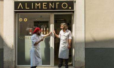Michele Valotti e Cesare Rizzini davanti al loro Alimento, a Brescia
