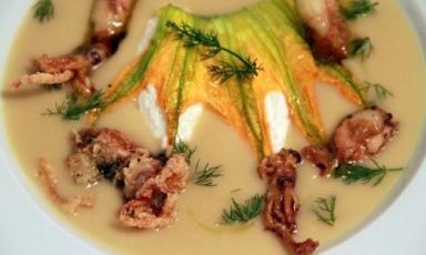Broad bean macco and ricotta quenelle, courgette flowers, wild fennel and fried calamari at restaurant Satra in Scicli (Ragusa), chef Rita Russotto, tel. +39.0932.842148