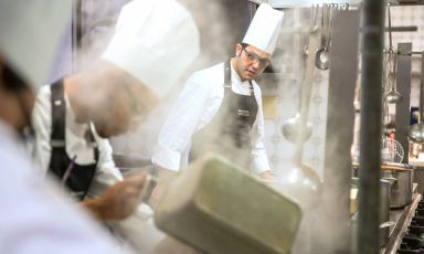Andiamo a conoscere Antonio Pepe, giovane chef palermitano in forza al ristorante Atmosfera dell'hotel Helios, a Monza
