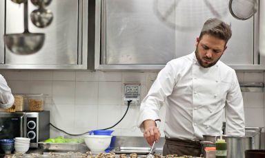 Alessandro Narducci, executive chef del ristorante romano Acquolina, da aprile 2017 &egrave; entrato in societ&agrave; con il patron, e suo maestro, Angelo Troiani
