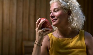 Ana Ro&scaron; racconta il suo nuovo JAZ&nbsp;by Ana Ro&scaron;&nbsp;Poreč​:&nbsp;&laquo;Per me l&rsquo;Istria &egrave; come tornare a casa. Ho trascorso qui gran parte della mia infanzia e questa regione &egrave; sempre stata parte della mia cucina e della mia anima&raquo;
