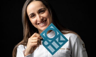 Arianna Gatti sarà a Identità Golose Milano mercoledì 10 maggio per una cena speciale, in collaborazione con la cantina Ca' Maiol, che proporrà i suoi vini in abbinamento. Per prenotare il vostro tavolo, visitate il sito dell'Hub cliccando qui
