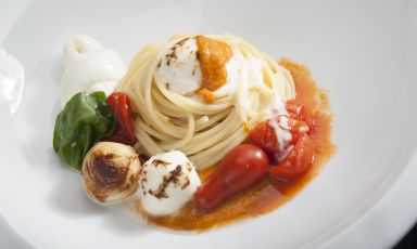 Lo Spaghetto all'italiana è il Piatto dell'estate 2022 della chef Rosanna Marziale del ristorante Le Colonne, a Caserta. Ph. credits: Roberto Sarzi
