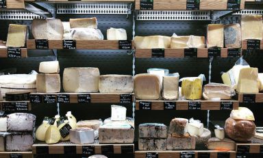 La straordinaria selezione di formaggi alla Salsamenteria di Cagliari (foto Domenico Sanna)
