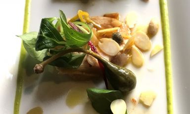 Ricerca storica e sensibilità contemporanea: due elementi che collaborano per rendere speciale il Pollo in carpione di Petronilla Frosio, cuoca del Ristorante Posta di Sant’Omobono Terme (Bergamo), scelto come piatto del mese di luglio di East Lombardy
