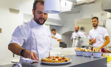 Matteo Aloe, col fratello Salvatore, ha creato un piccolo (non troppo piccolo) impero di pizzerie di altissima qualità. Ora ovviamente è alle prese con l'emergenza. Ma ha idee chiare...
