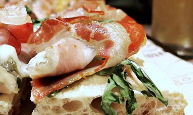 Pizza in teglia al Trecentogradi di Corigliano Calabro (Cosenza). Un indirizzo di grande qualità, ce lo racconta Manuela Laiacona
