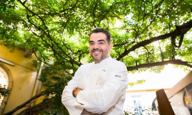 Roy Caceres, chef colombiano del ristorante Metamorfosi di Roma, una stella Michelin, ospite di&nbsp;Identit&agrave; Golose Milano&nbsp;da ieri fino a sabato 5 ottobre.&nbsp;Per informazioni e prenotazioni,&nbsp;visitate il sito ufficiale&nbsp;(foto Onstage Studio)
