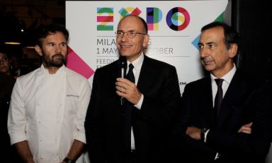 Prime Minister Enrico Letta greets both press and guests during Thursday September 26th’s dinner in Manzo the restaurant inside Eataly New York, a dinner organised by Identità Golose and Eataly in view of Expo 2015 in Milan. On the left of the premier, Giuseppe Sala, general manager and commissioner for the World Fair, and on his right Carlo Cracco who designed the menu for the evening