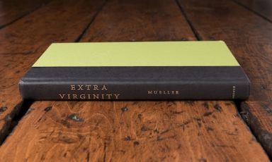 La copertina di Extravirginity, libro-inchiesta de
