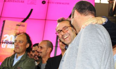 Nella foto tratta dal blog Porzioni Cremona, da sinistra si riconoscono, alla presentazione della guida Espresso, Moreno Cedroni, Matteo Baronetto, Enrico Crippa, Mauro Uliassi (parzialmente nascosto), Massimo Bottura e il fianco sinistro di Raffaele Alajmo.