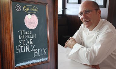 Heinz Beck in una simpatica immagine scattata in occasione di una sua lezione magistrale al Caffe Sicilia a  Surry Hills nel dicembre 2012 in Australia. Lo scatto è stato scaricato dal blog Simon Food Favourites