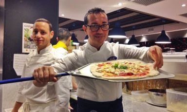 Gino and Antonio Sorbillo opened together their very central restaurant in Milan (tel. +39.02.45375930), which will then be personally managed by the younger brother. Lievito Madre al Duomo was based on the model of the almost homonymous restaurant recently opened by Sorbillo on the seaside of Naples, which differs from the historic family restaurant in Via dei Tribunali because of the use of natural yeast for the dough, which in Milan will be made of mixture of “0” flour and whole-wheat flour 
