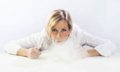 Loretta Fanella, 33 anni, laziale di Fiuggi in  provincia di Frosinone, in un ritratto del fotografo Lido Vannucchi. In questo articolo sono suoi i consigli per quei giovani che intendono diventare dei pasticcieri coi fiocchi. Il nono punto recita così: "Sii sempre umile e generoso con chi sarà sotto di te, tu sarai la luce del suo cammino"
