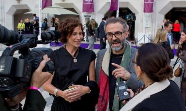 Massimo Bottura con sua moglie Lara a Londra lunedì 28 aprile in occasione della premiazione dell'edizione 2014 dei World's 50 Best Reastaurants, classifica sponsorizzata da S.Pellegrino&Acqua Panna. Il modenese si è confermato terzo al mondo per il secondo anno consecutivo