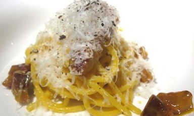 La Carbonara di Luciano Monosilio del ristorante Pipero al Rex di Roma, uno dei 7 piatti che compongono il supermenu di Identità London 2013, un pranzo da Harrods a Londra il 28 aprile prossimo. 150 sterline a testa. 100 posti disponibili. Prenotazioni +44.(0)20.72256874, concierge@harrods.com