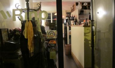 L'ingresso di Rino al 46 di rue Trousseau a Parigi, +33.(0)1.48069585, il locale mignon di grande sostanza firmato Giovanni Passerini