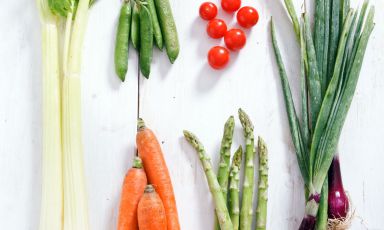 Vegetable and whole grains. As Lisa Casali tells us in her new contribution for her Green column, our diet should mostly be based on these elements. While diets that are super rich in proteins are only good for the bank accounts of their creators. Photos by Claudia Castaldi taken from 