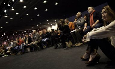La platea dell'Auditorium di Identità Milano 2012. L'ottava edizione meneghina del congresso internazionale di cucina d'autore, coincisa con la prima del Milano Food & Wine Festival, va in archivio con la presenza di circa 10mila persone, di cui 900 giornalisti e foodblogger, 80 espositori, 6 sale e 80 relatori e una rassegna stampa a oggi di oltre 400 articoli