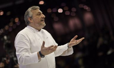 Davide Scabin, due stelle al Combal Zero di Rivoli (To). Riso e pasta al centro del suo intervento milanese di oggi. Simboli italiani che squassano il già visto (foto Alessandro Castiglioni)