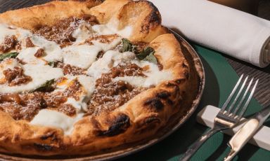 Una pizza di Abbate a Giugliano (Napoli)
