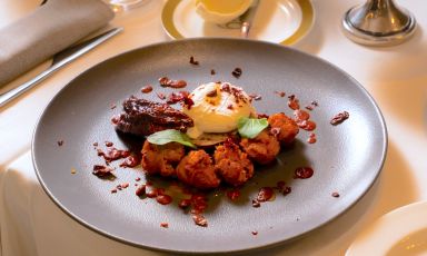 Acquasale con salsiccia lucana e peperone crusco al DonnaE a Roma
