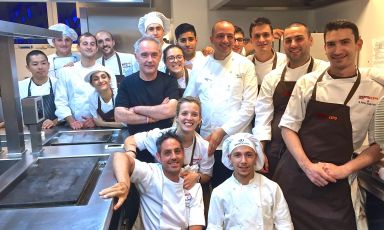 Ferran Adrià, lo chef più osannato e mitizzato, è stato solo uno dei grandi personaggi che ci hanno onorato della loro presenza a Identità Expo S.Pellegrino. Con questa gallery abbiamo provato a metterli tutti insieme