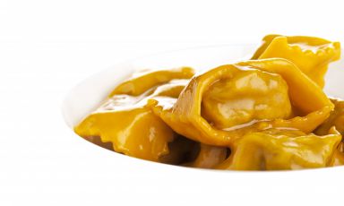 Un primo piano degli Agnolotti di Lidia, il celebre piatto che preparerà Ugo Alciati  al pranzo solidale organizzato in collaborazione con Identità Golose all'Opera San Francesco di Milano domenica 27 ottobre. Gli altri protagonisti del pranzo saranno Cesare Battisti, Mauro Brun e Bruno Rebuffi, Davide Scabin, Emiliano Lopez, Andrea Besuschio e Gianluca Fusto. Prenotazioni al numero 02.49455885 da lunedì a venerdì ore 10-18