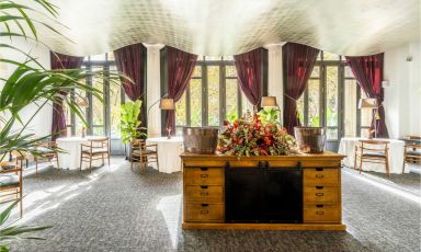 La sala di Aleia, con le finestre affacciate su Paseig de Gràcia
