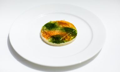 Risotto aglio, olio, prezzemolo e ricci: il piatto del 2021 di Ludovico De Vivo
