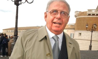 Angelo Stoppani davanti al Quirinale a Roma il 31 maggioo 2003, una data molto importante per lui e per tutta la famiglia Stoppani. Venne infatti insignito del titolo di Cavaliere del Lavoro

