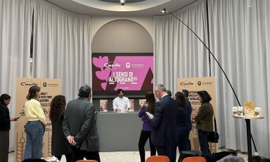 Marco Pedron, ambassador&nbsp;Altograno&reg; nel corso della masterclass dedicata allo sfarinato rivoluzionario di Molino Casillo&nbsp;rivolta alla stampa del settore, negli spazi di Identit&agrave; Golose Milano
