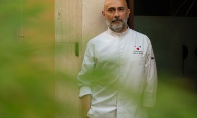 Mercoledì 8 ottobre Anthony Genovese sarà a Identità Golose Milano, per un menu speciale che celebrerà i suoi 40 anni in cucina. Per prenotare il vostro posto, visitate il sito dell'Hub
