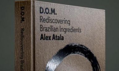 “D.O.M. Rediscovering Brazilian Ingredients”, la fatica editoriale edita da Phaidon del cuoco paulista Alex Atala (acquistabile su Amazon), 65 ricette per esplorare le potenzialità di ingredienti brasiliani come tapioca, pupunha, priprioca, tucupi...
