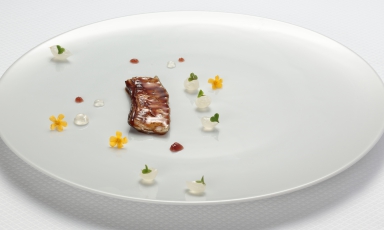 Barbe di rombo glassate alla diavola, piatto di Stefano Baiocco, chef di Villa Feltrinelli a Gargnano sulla sponda bresciana del lago di Garda
