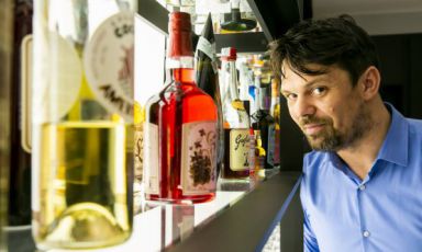 Luigi Barberis, responsabile bar di Identit&agrave; Golose Milano, l&rsquo;hub delle gastronomia di via Romagnosi, e proprietario del Caff&egrave; degli Artisti ad Alessandria
