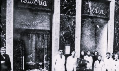 Una foto storica della trattoria Bedin di Genova, ora anche pizzeria di qualit&agrave;

